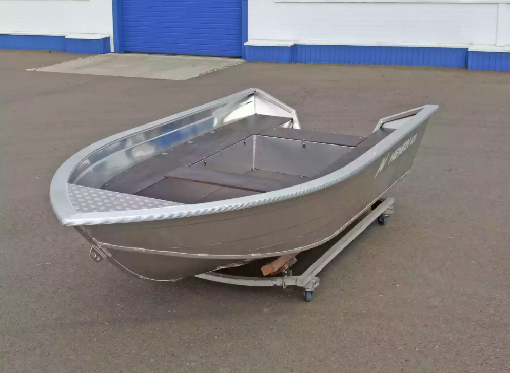 Алюминиевая лодка  Неман-420 в Черкесске