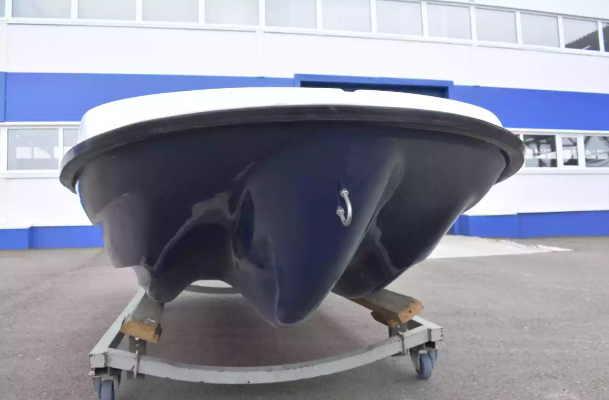 Стеклопластиковая лодка Пингвин New (тримаран) в Черкесске