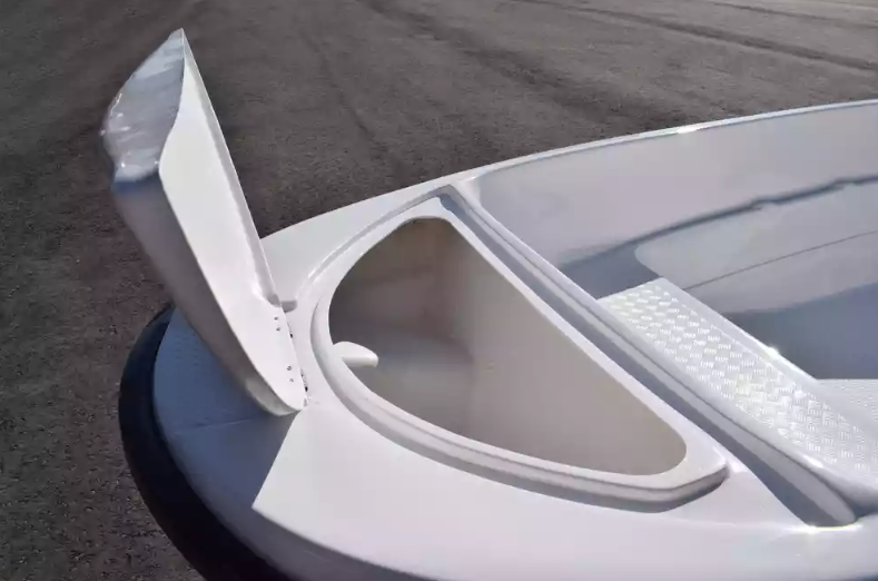 Стеклопластиковая лодка Пингвин (тримаран) в Черкесске