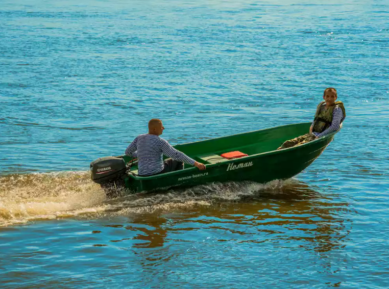 Стеклопластиковая лодка Neman-340 (тримаран) в Черкесске