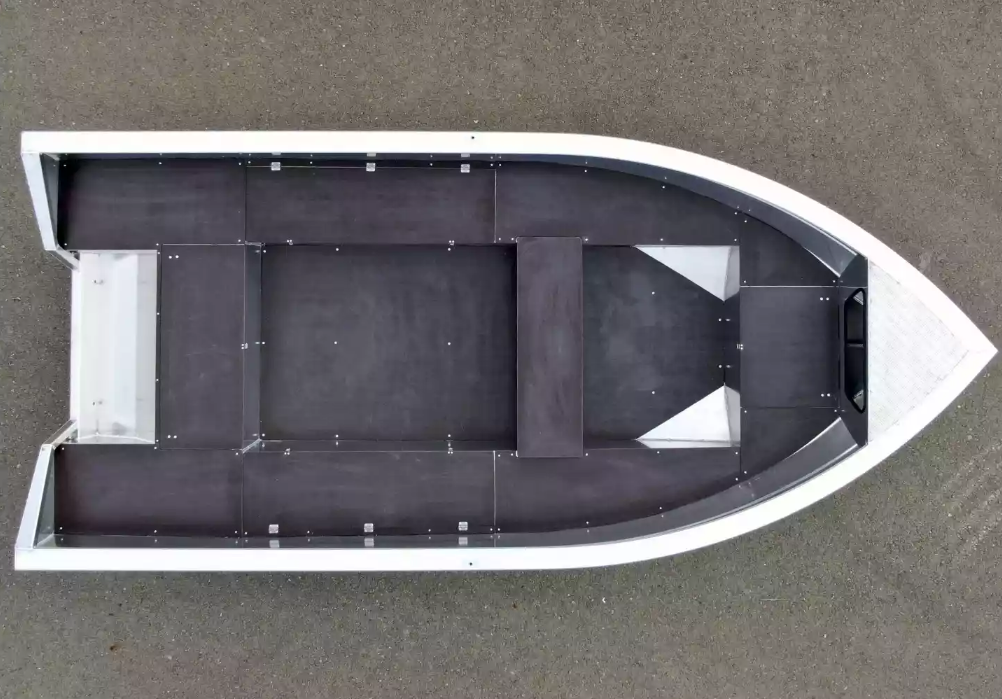 Алюминиевая лодка  Неман-420 в Черкесске