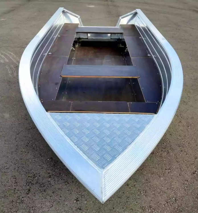 Алюминиевая лодка Неман-400 в Черкесске