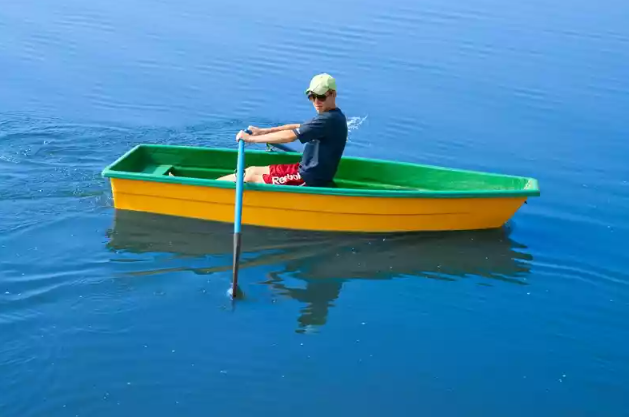 Стеклопластиковая лодка Малютка в Черкесске