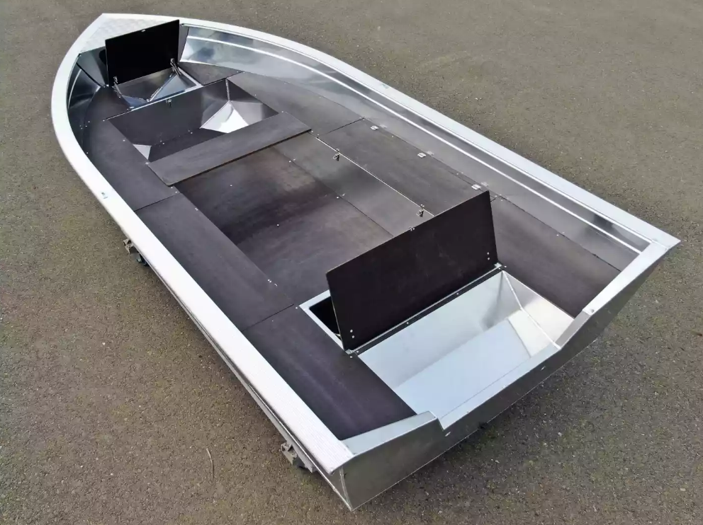 Алюминиевая лодка  Неман-420 в Черкесске