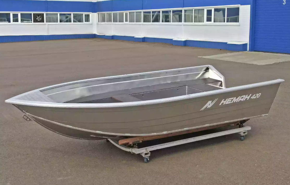 Алюминиевая лодка  Неман-420 в Черкесске