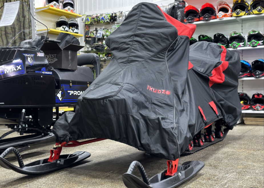 Чехол транспорт. снегохода IKUDZO HUNTER черно-красный Оксфорд ПРЕМИУМ качества с лого IKUDZO в Черкесске