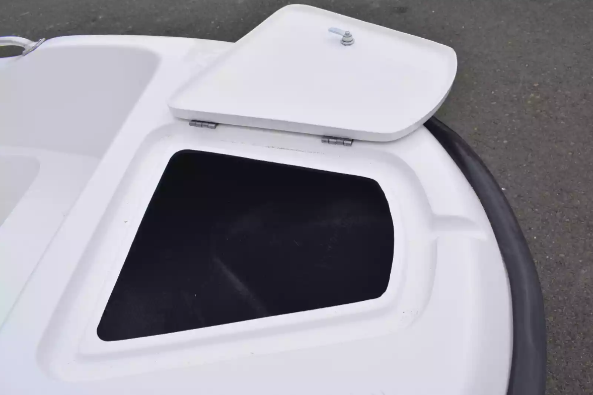 Стеклопластиковая лодка Пингвин New (тримаран) в Черкесске