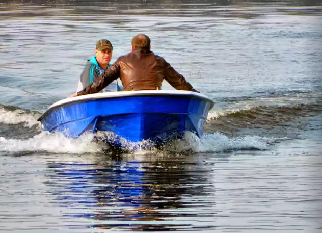 Стеклопластиковая лодка Wyatboat 430 тримаран в Черкесске