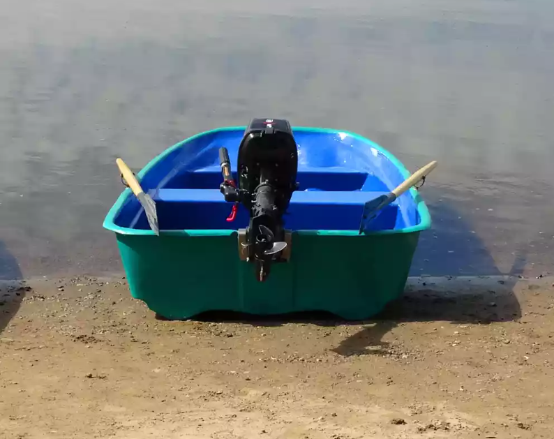 Стеклопластиковая лодка Старт (тримаран) в Черкесске