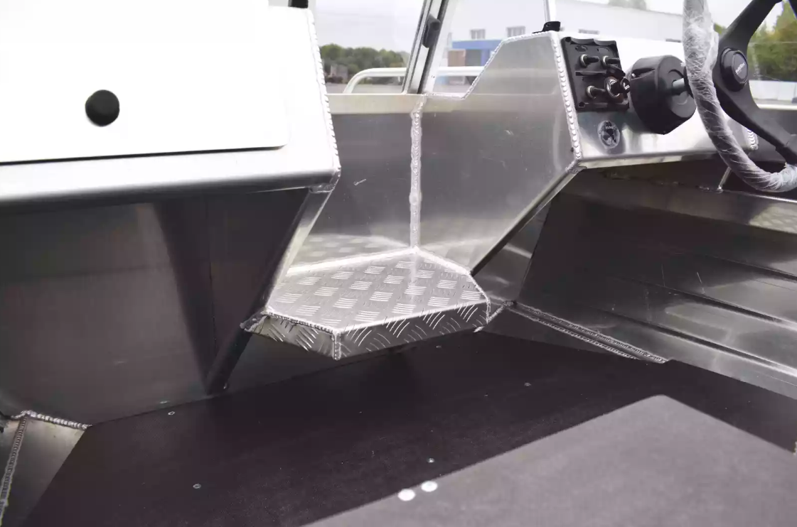 Алюминиевая лодка  Neman-400 PRO в Черкесске