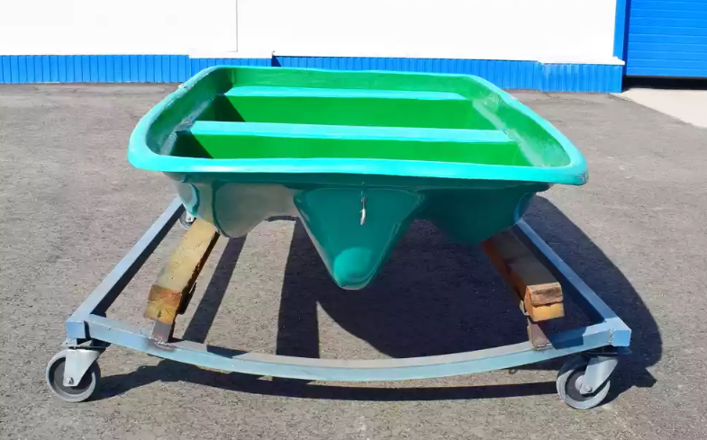 Стеклопластиковая лодка Старт (тримаран) в Черкесске