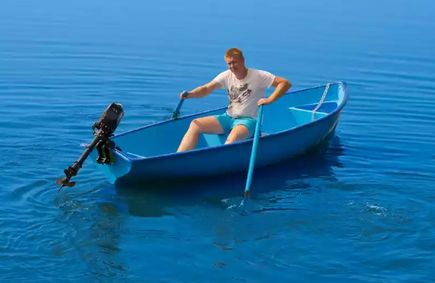 Стеклопластиковая лодка Омуль в Черкесске