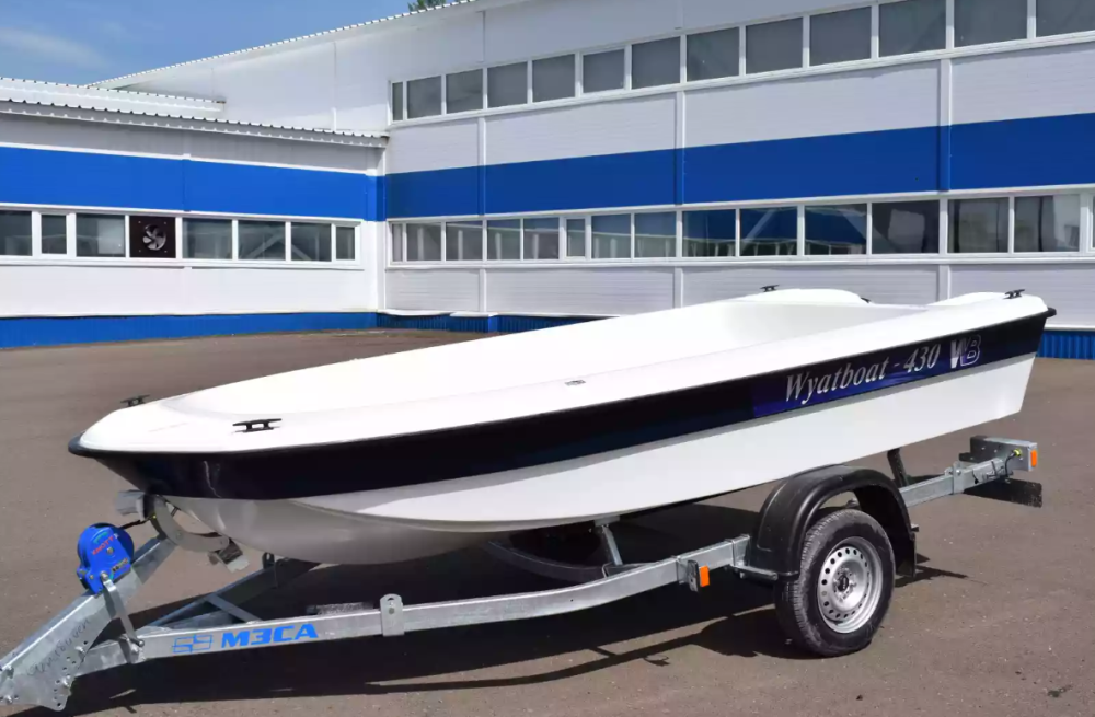 Стеклопластиковая лодка Wyatboat 430 тримаран в Черкесске