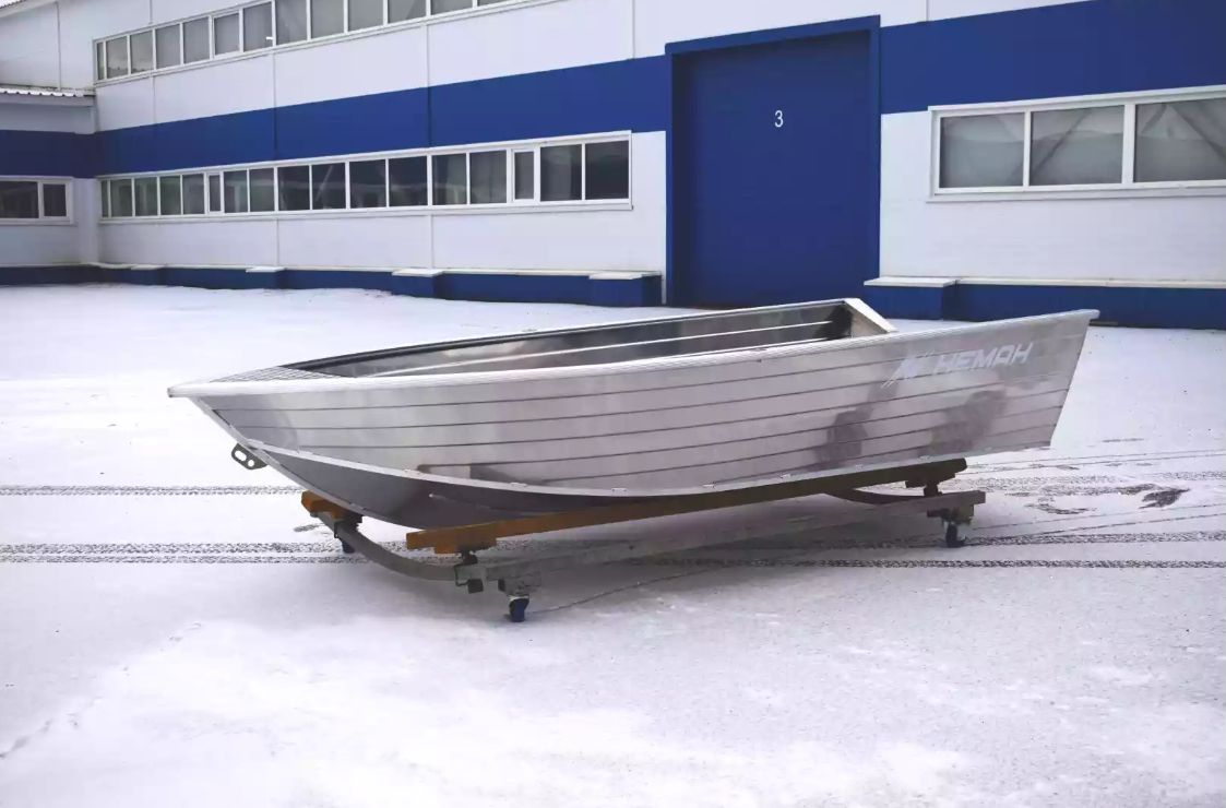 Алюминиевая лодка Неман-400 в Черкесске