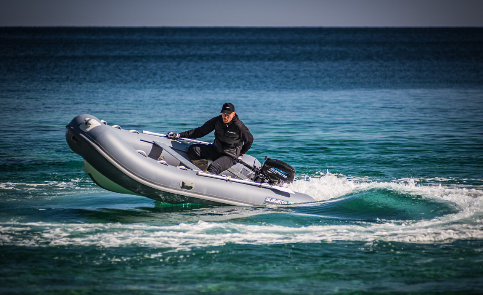 Лодка GLADIATOR RIB380AL в Черкесске