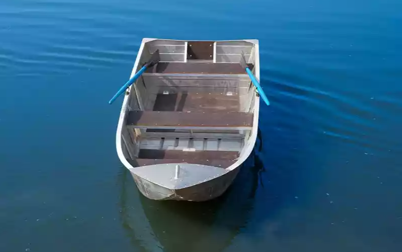 Алюминиевая лодка Вятка-Профи 37 в Черкесске