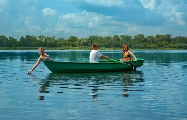 Стеклопластиковая Лодка Голавль в Черкесске