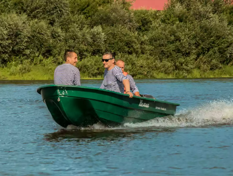 Стеклопластиковая лодка Neman-340 (тримаран) в Черкесске