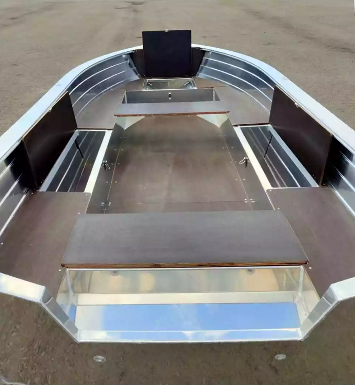 Алюминиевая лодка Неман-400 в Черкесске