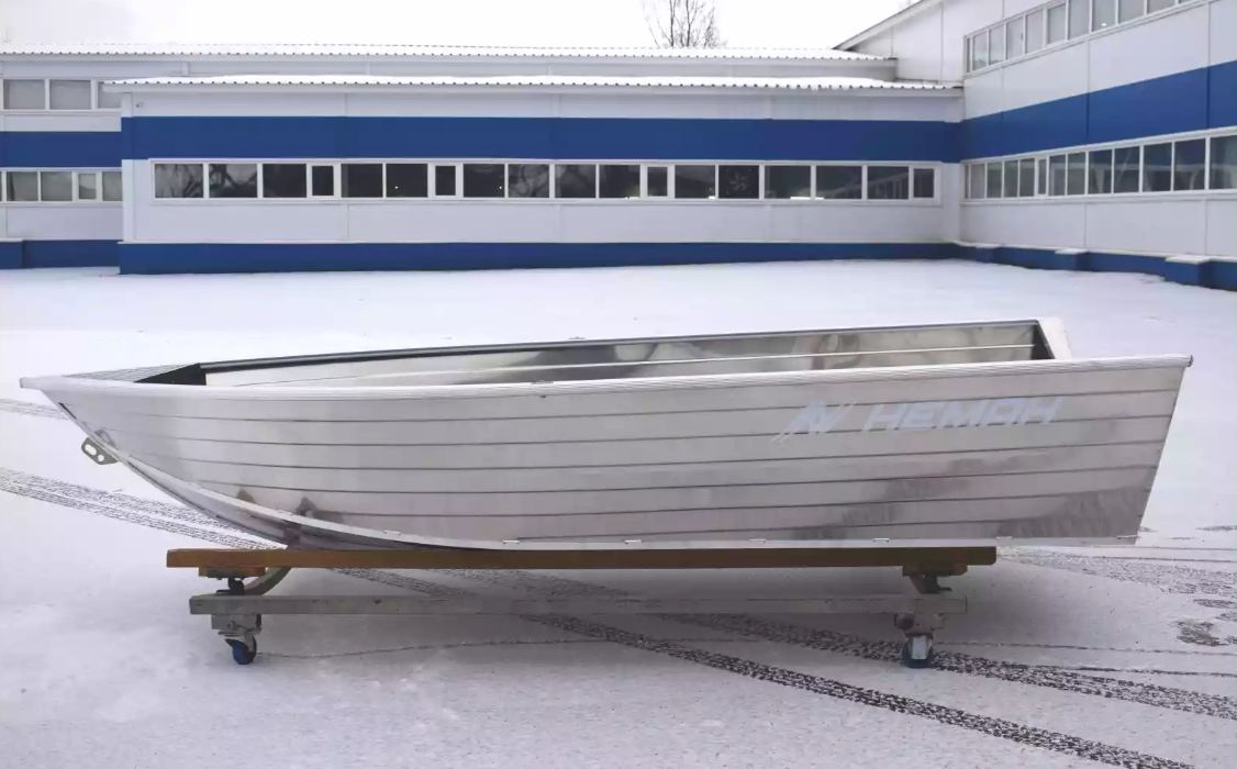 Алюминиевая лодка Неман-400 в Черкесске