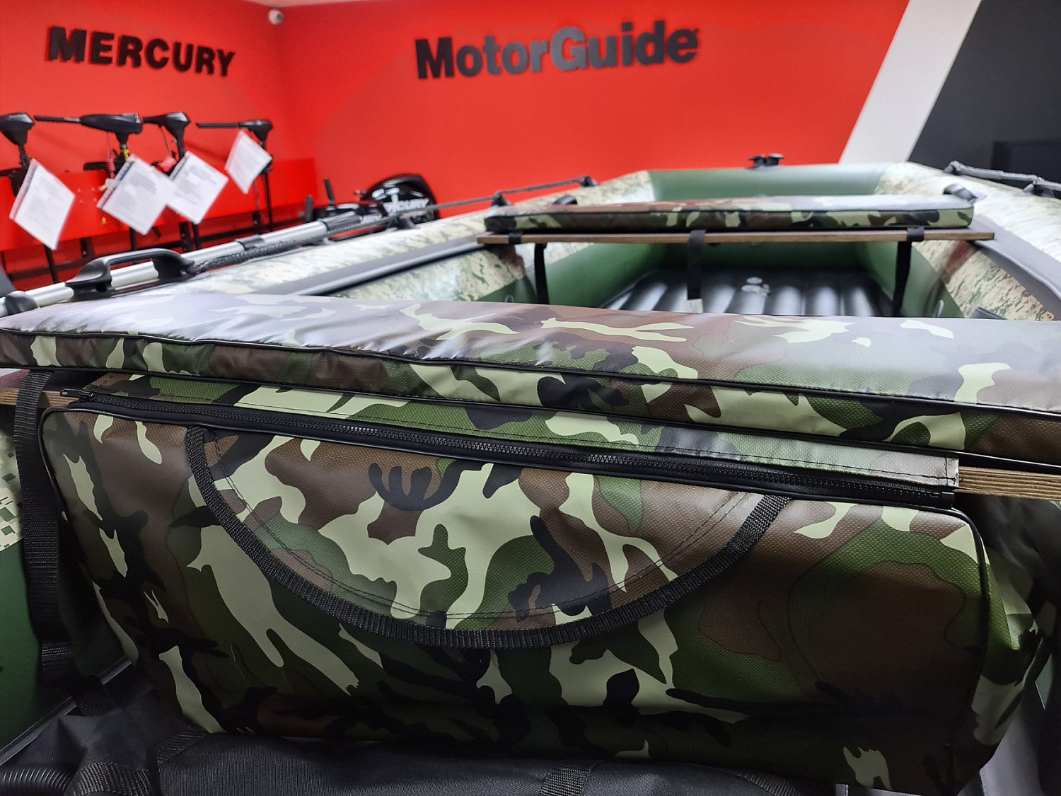 КОМПЛЕКТ МЯГКИХ НАКЛАДОК С СУМКОЙ ДЛЯ ЛОДОК 80Х20 КАМУФЛЯЖ в Черкесске