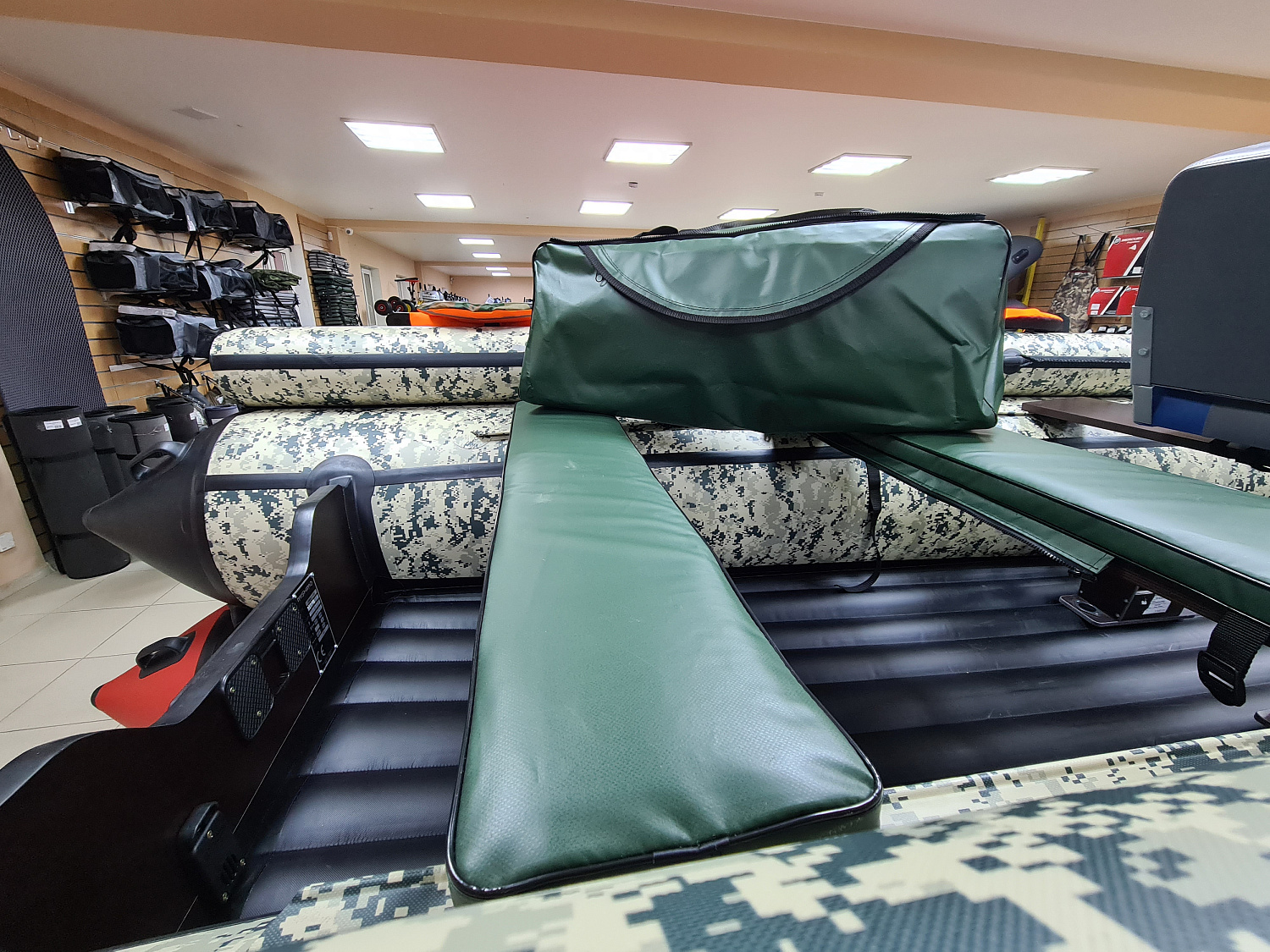 КОМПЛЕКТ МЯГКИХ НАКЛАДОК С СУМКОЙ ДЛЯ ЛОДОК 80Х20 ЗЕЛЕНЫЙ в Черкесске