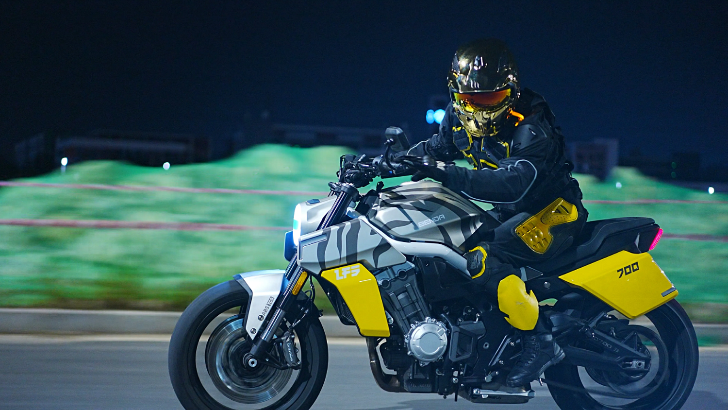 Мотоцикл Benda LFS 700 в Черкесске